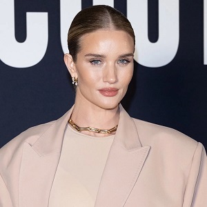 celebrity Rosie Huntington-Whiteley